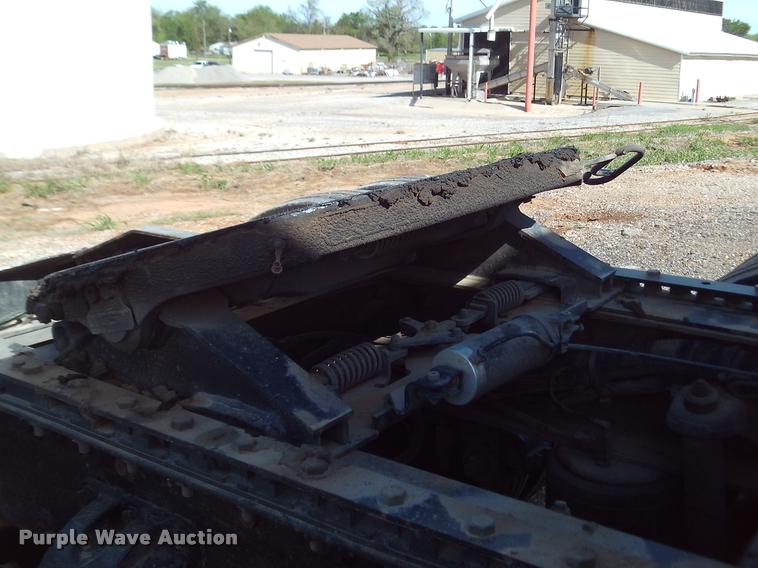 image for item DA6005 2003 Peterbilt 379 semi truck