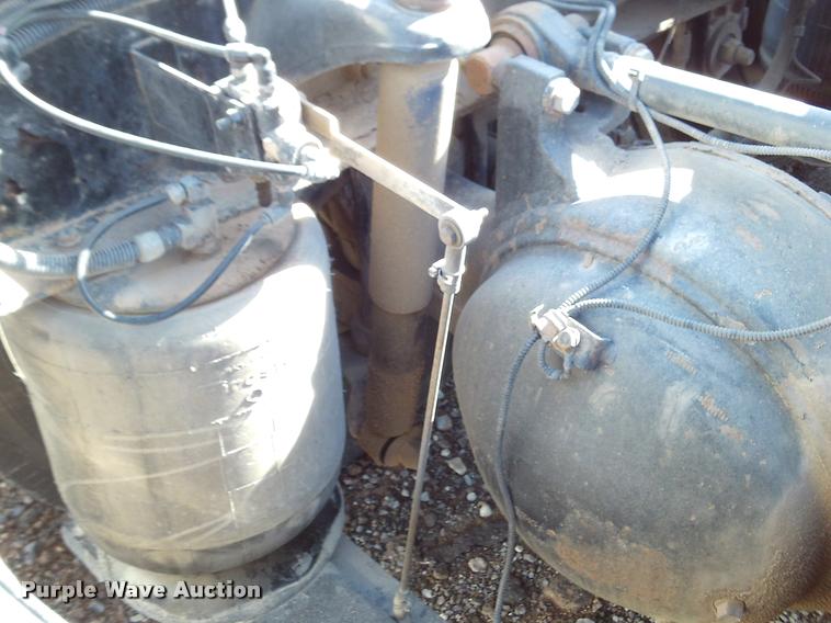 image for item DA6005 2003 Peterbilt 379 semi truck