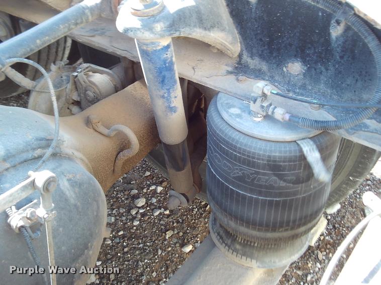 image for item DA6005 2003 Peterbilt 379 semi truck