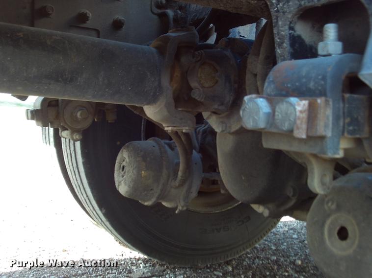 image for item DA6005 2003 Peterbilt 379 semi truck