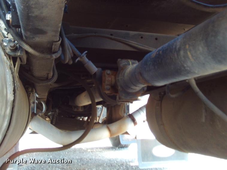 image for item DA6005 2003 Peterbilt 379 semi truck