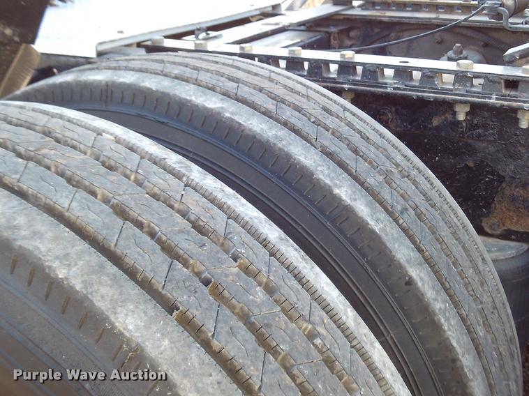 image for item DA6005 2003 Peterbilt 379 semi truck