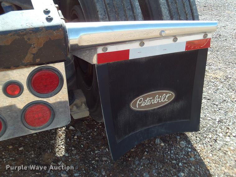 image for item DA6005 2003 Peterbilt 379 semi truck