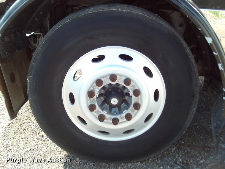 image for item DA6005 2003 Peterbilt 379 semi truck