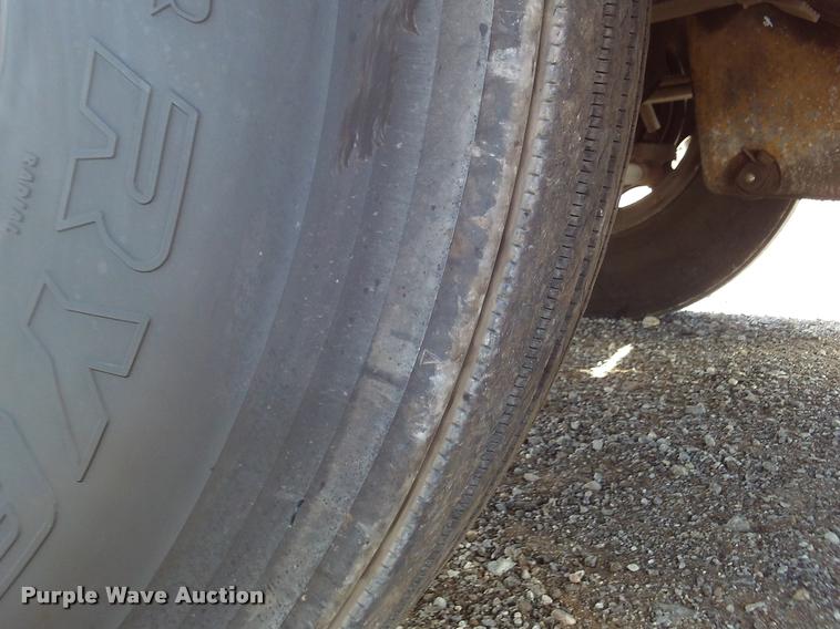 image for item DA6005 2003 Peterbilt 379 semi truck