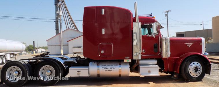 image for item DA6067 2000 Peterbilt 379 semi truck