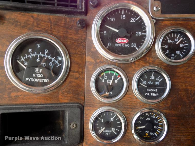 image for item DA6067 2000 Peterbilt 379 semi truck