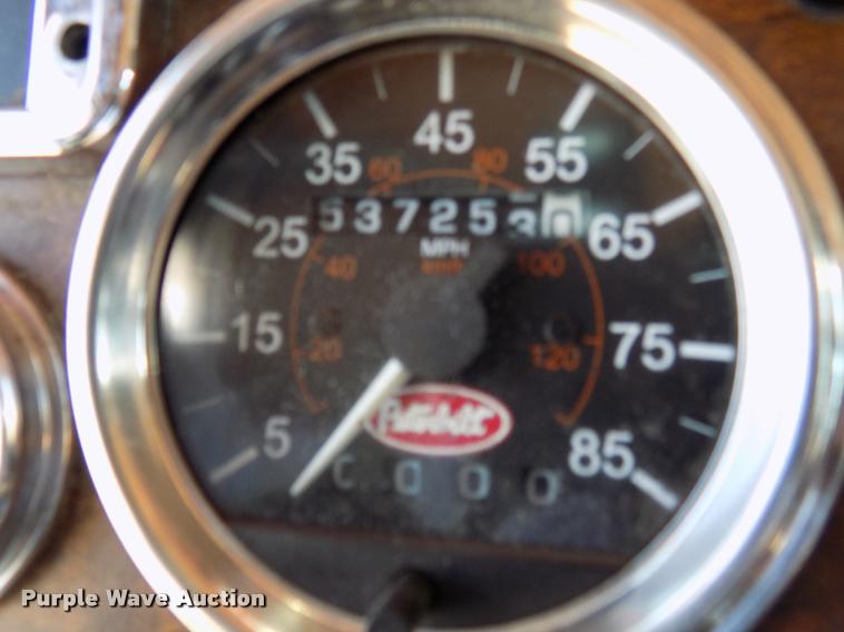 image for item DA6067 2000 Peterbilt 379 semi truck