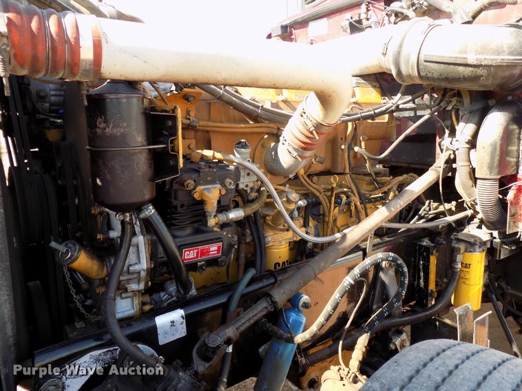 image for item DA6067 2000 Peterbilt 379 semi truck