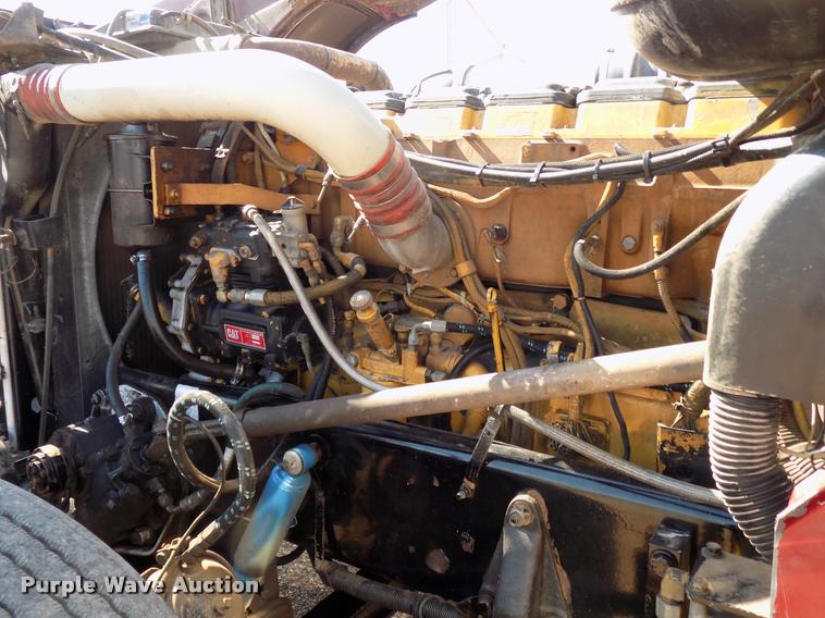 image for item DA6067 2000 Peterbilt 379 semi truck