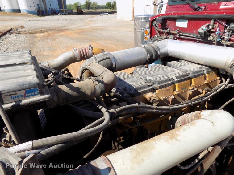 image for item DA6067 2000 Peterbilt 379 semi truck