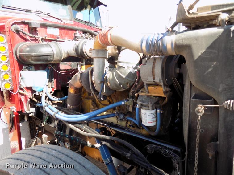 image for item DA6067 2000 Peterbilt 379 semi truck