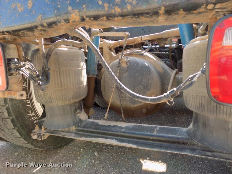 image for item DA6067 2000 Peterbilt 379 semi truck