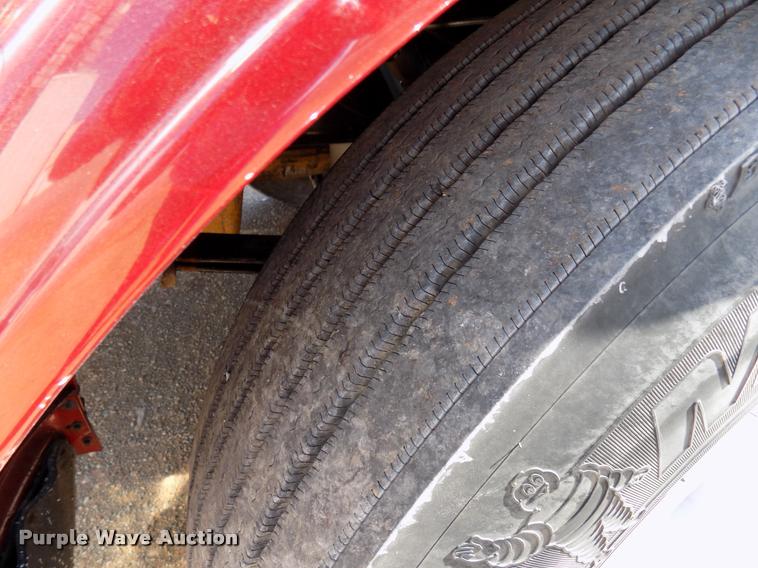 image for item DA6067 2000 Peterbilt 379 semi truck