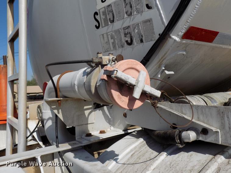 image for item DA6068 1991 Heil  tank trailer