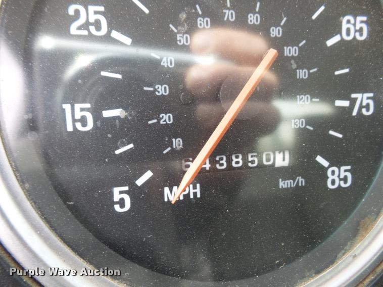 image for item DA8054 2002 Sterling L9500 semi truck