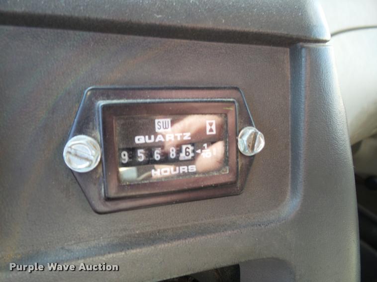 image for item DA8054 2002 Sterling L9500 semi truck