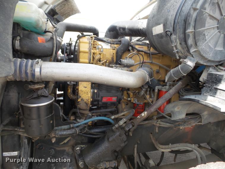 image for item DA8054 2002 Sterling L9500 semi truck