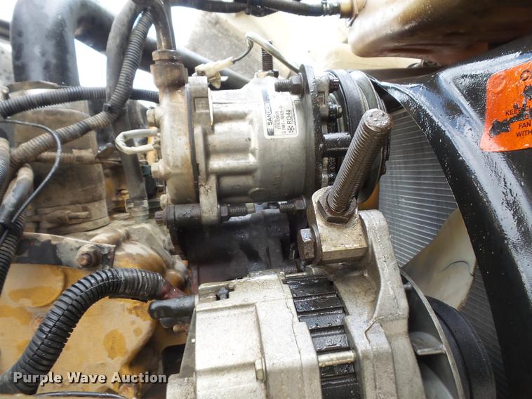 image for item DA8054 2002 Sterling L9500 semi truck