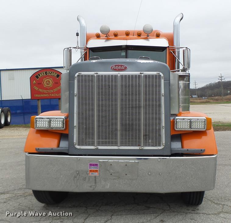 image for item DB1301 1988 Peterbilt 379 semi truck