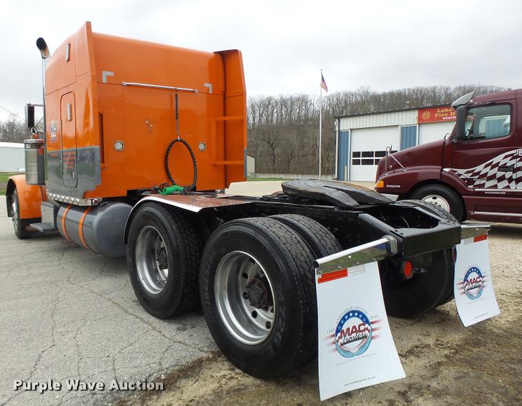 image for item DB1301 1988 Peterbilt 379 semi truck