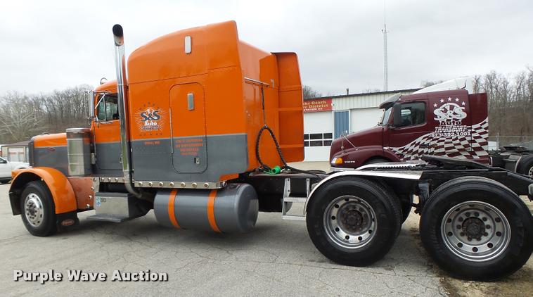 image for item DB1301 1988 Peterbilt 379 semi truck