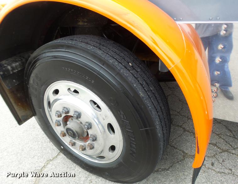 image for item DB1301 1988 Peterbilt 379 semi truck