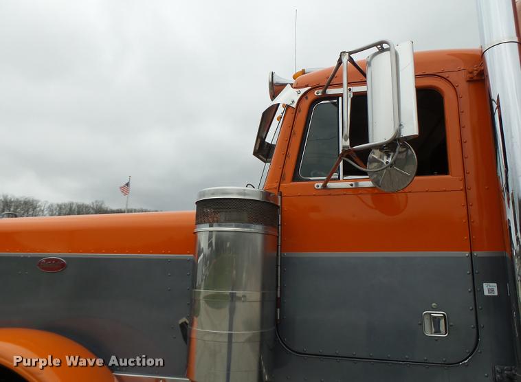 image for item DB1301 1988 Peterbilt 379 semi truck