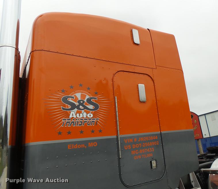 image for item DB1301 1988 Peterbilt 379 semi truck