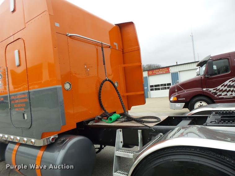 image for item DB1301 1988 Peterbilt 379 semi truck