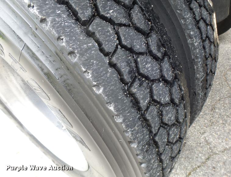 image for item DB1301 1988 Peterbilt 379 semi truck