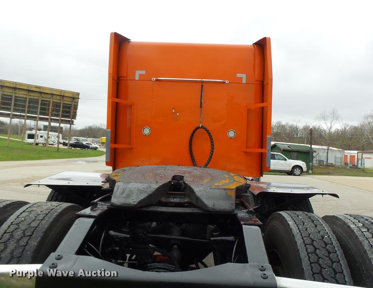 image for item DB1301 1988 Peterbilt 379 semi truck