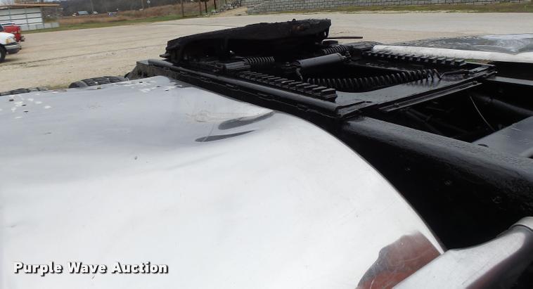 image for item DB1301 1988 Peterbilt 379 semi truck