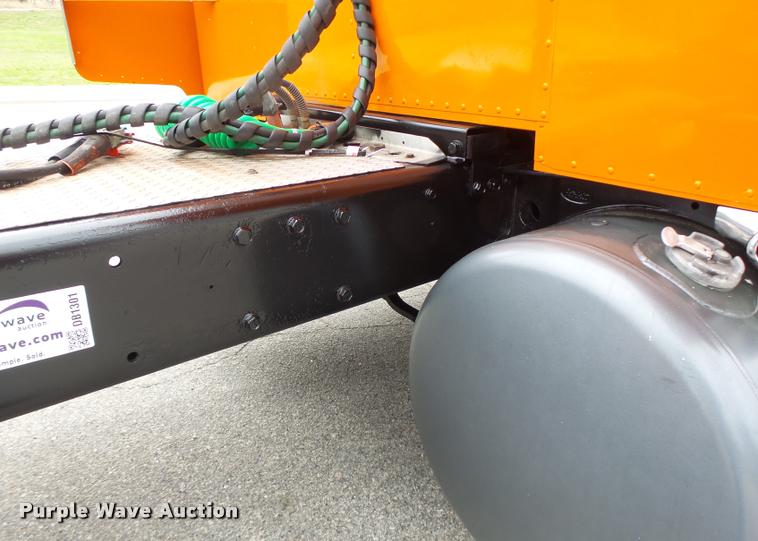 image for item DB1301 1988 Peterbilt 379 semi truck