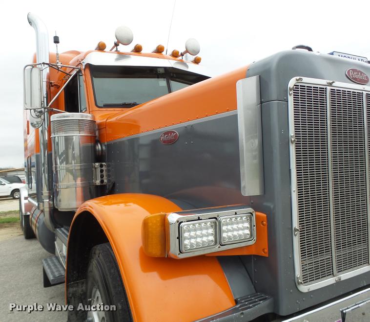 image for item DB1301 1988 Peterbilt 379 semi truck