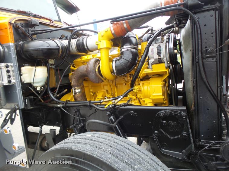 image for item DB1301 1988 Peterbilt 379 semi truck