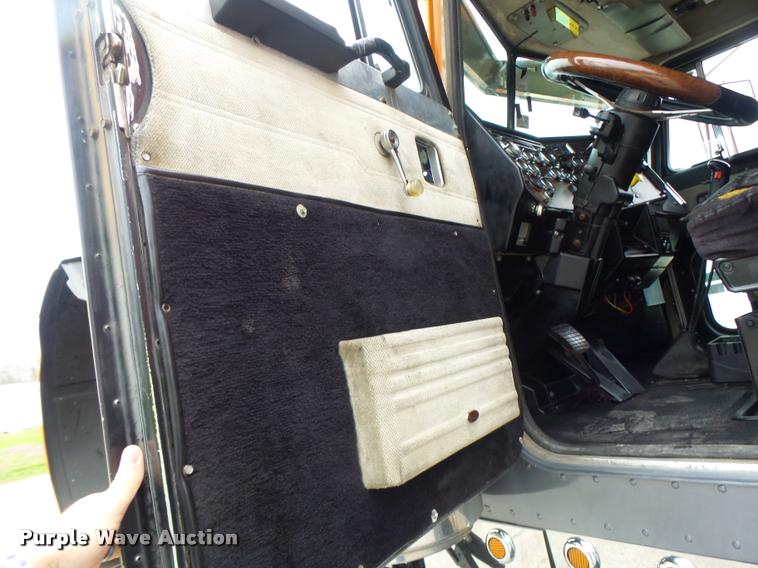 image for item DB1301 1988 Peterbilt 379 semi truck