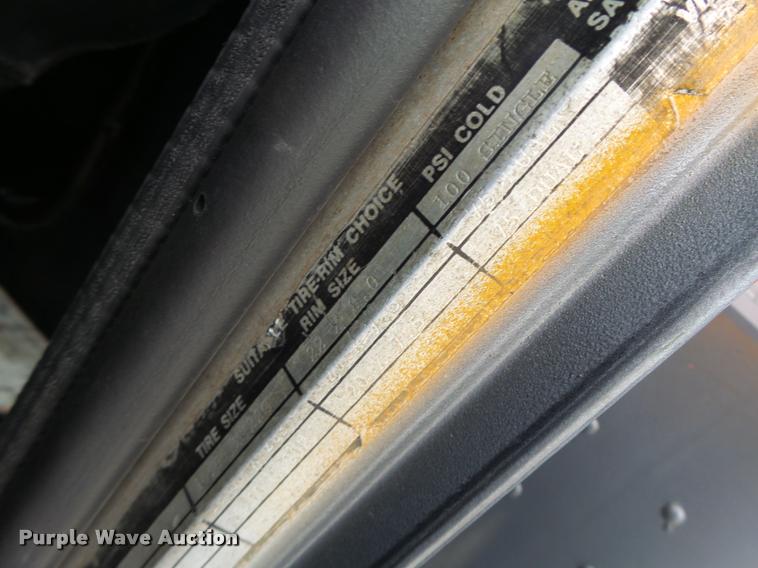 image for item DB1301 1988 Peterbilt 379 semi truck