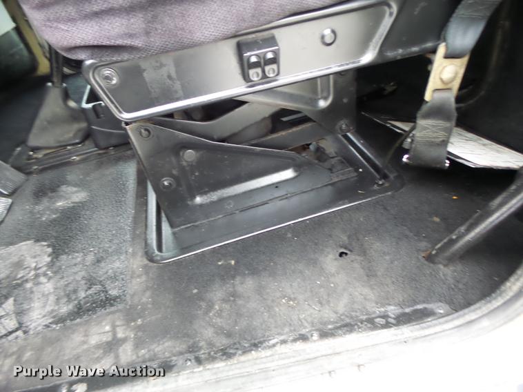 image for item DB1301 1988 Peterbilt 379 semi truck