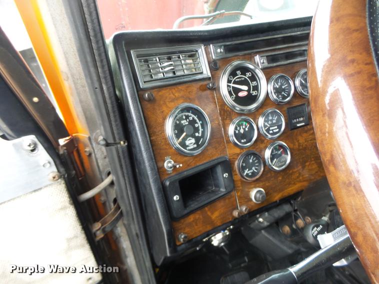 image for item DB1301 1988 Peterbilt 379 semi truck