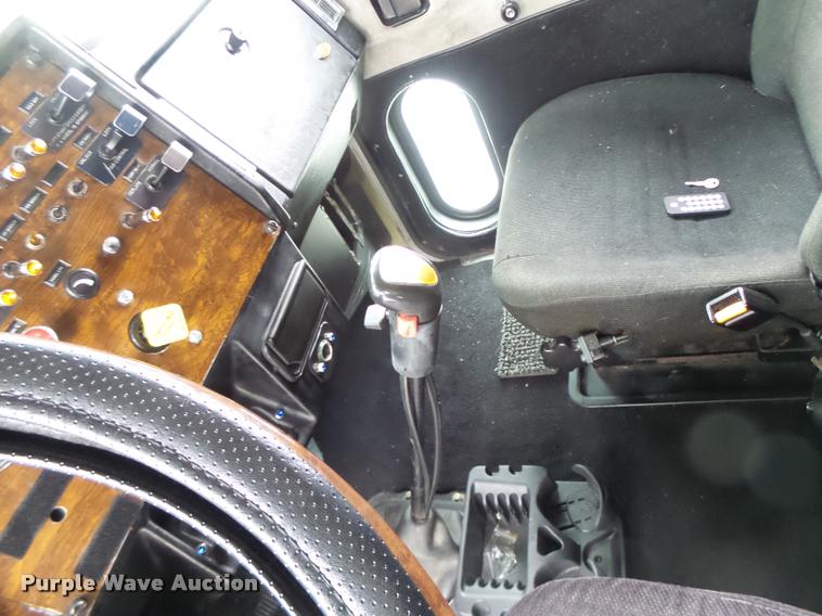 image for item DB1301 1988 Peterbilt 379 semi truck