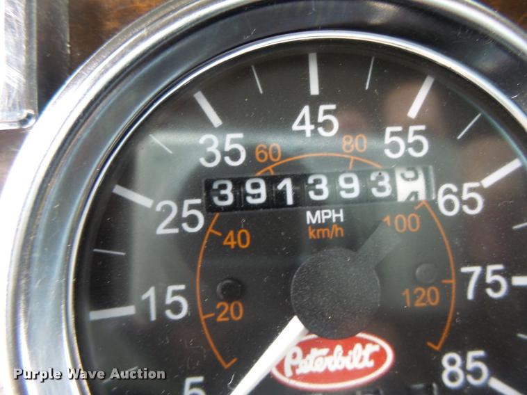 image for item DB1301 1988 Peterbilt 379 semi truck