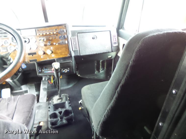 image for item DB1301 1988 Peterbilt 379 semi truck