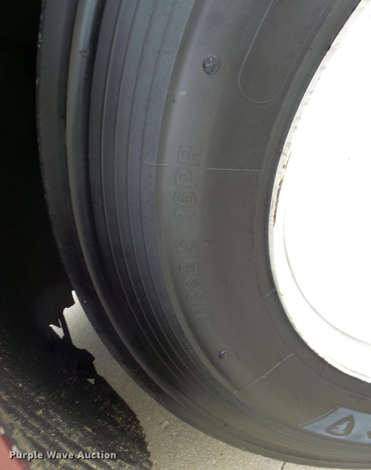 image for item DB1302 2001 Volvo VNL semi truck