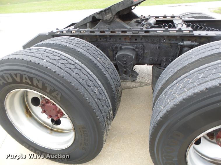 image for item DB1302 2001 Volvo VNL semi truck