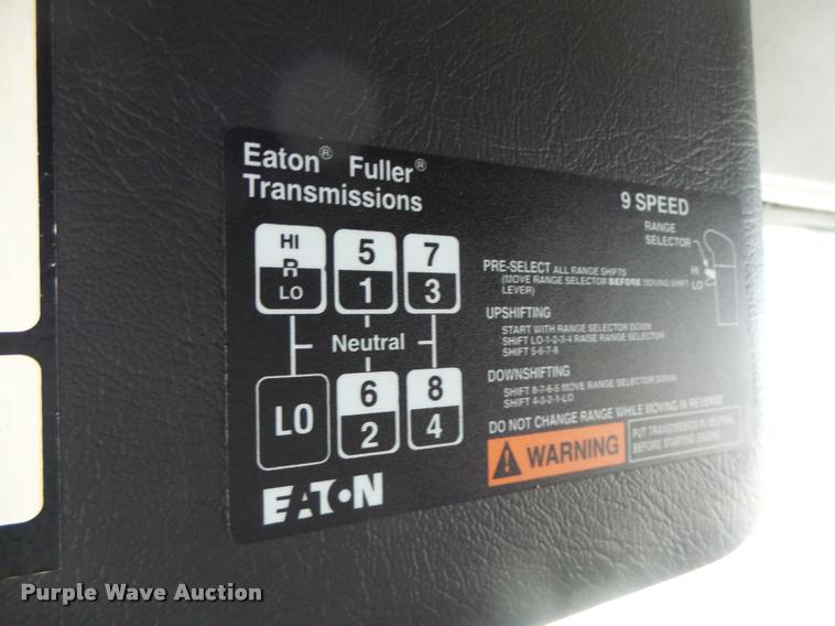 image for item DB1302 2001 Volvo VNL semi truck