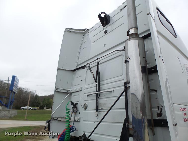 image for item DB1303 2006 Volvo VNL semi truck