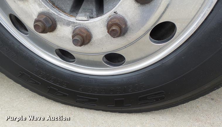 image for item DB1303 2006 Volvo VNL semi truck