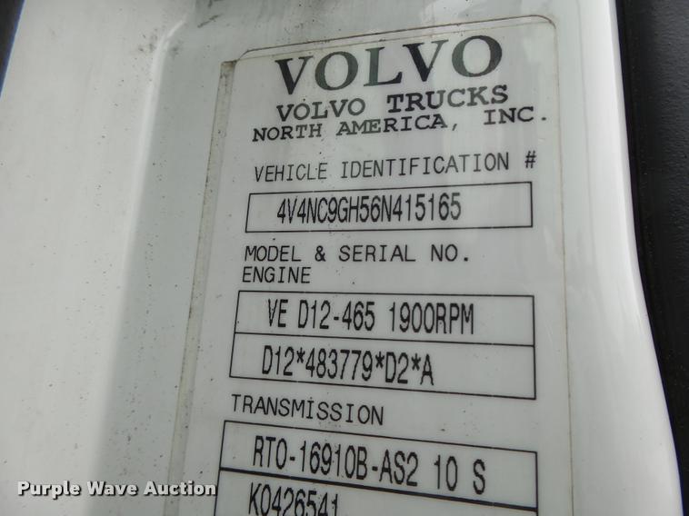 image for item DB1303 2006 Volvo VNL semi truck