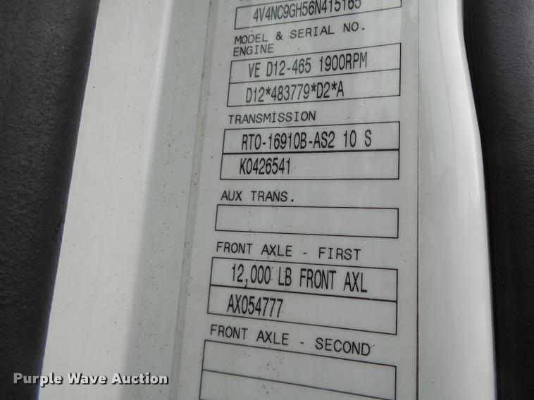 image for item DB1303 2006 Volvo VNL semi truck